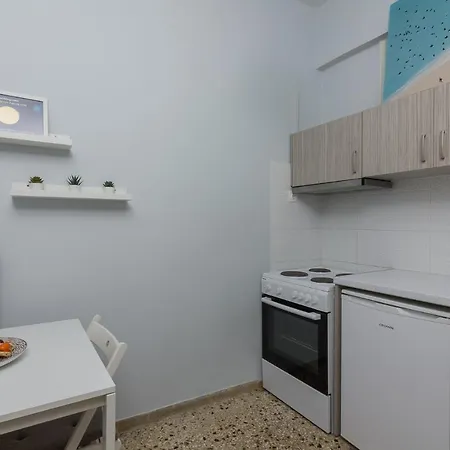 Kerameikos Metro For 4 * Athens