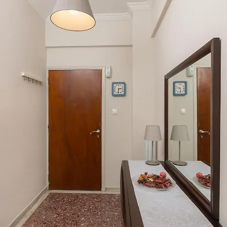 Kerameikos Metro For 4 Apartment *